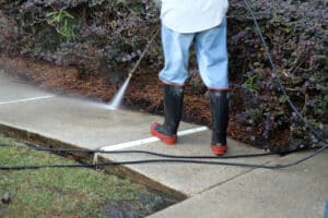 pressure washing sidewalk